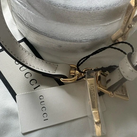 BNIB Gucci White Leather Strap with Gold Buckle - Crossbody - Picture 4 of 5